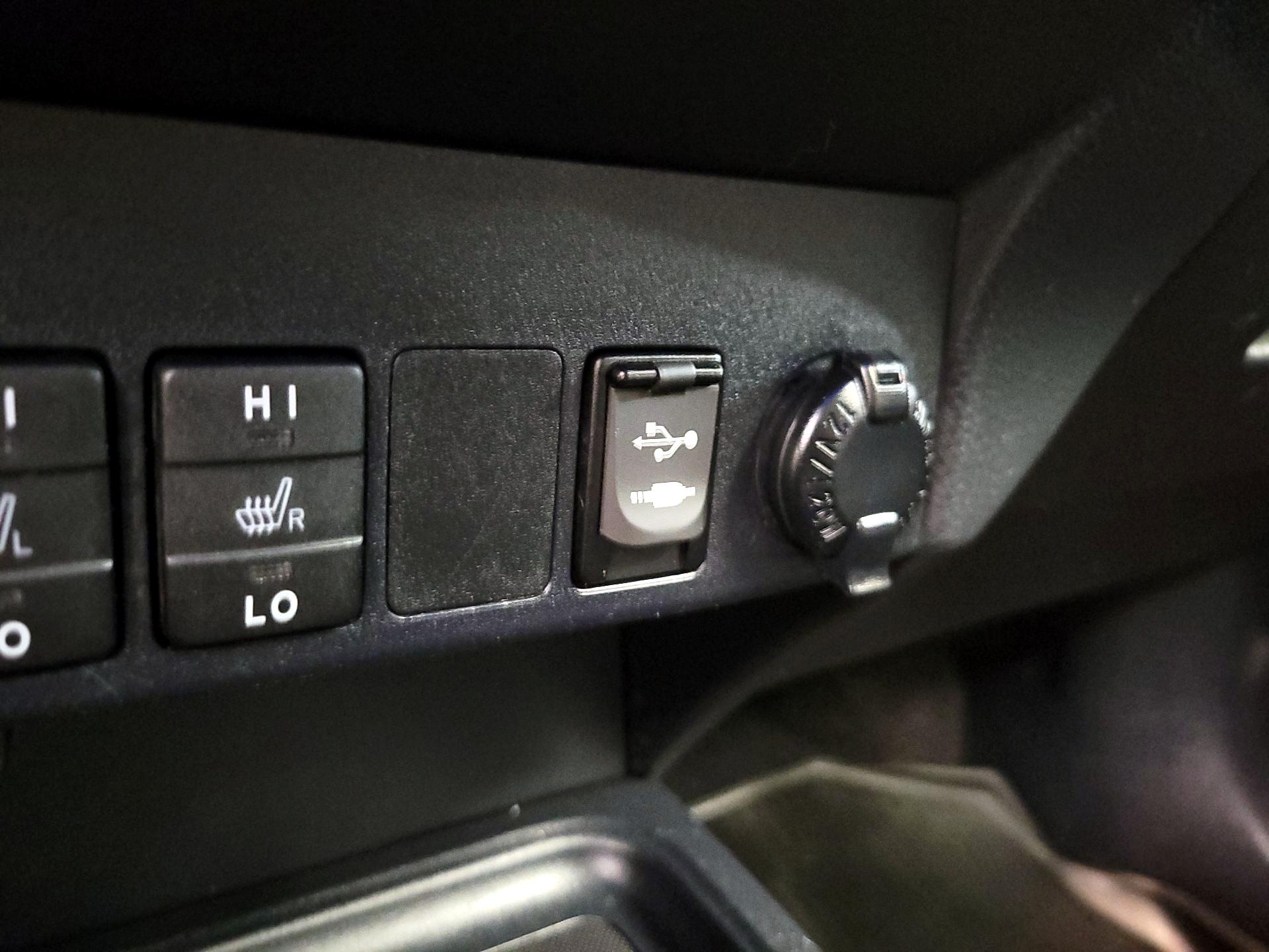 Thumbnail: 2018 Toyota RAV4 - 19