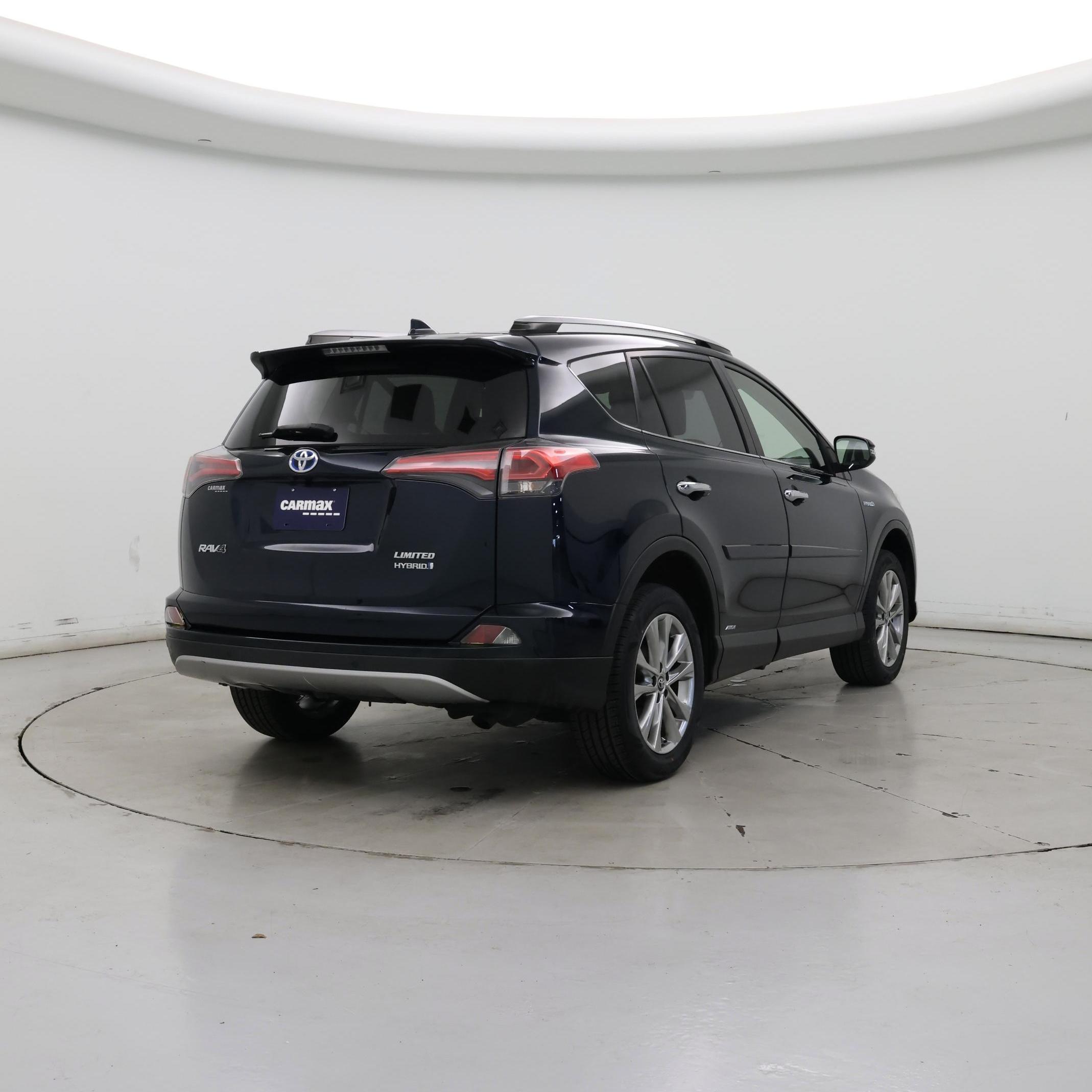 Thumbnail: 2018 Toyota RAV4 - 8
