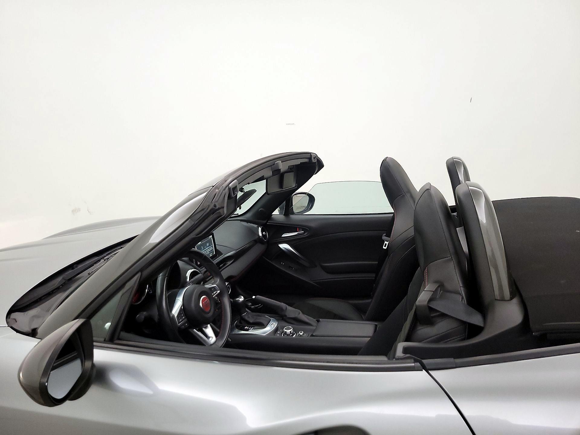 Thumbnail: 2017 Fiat 124 Spider - 19