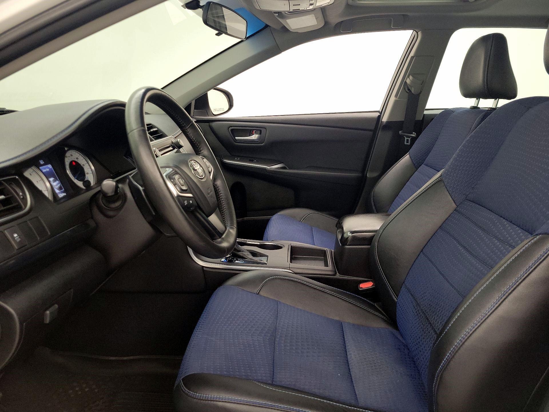 Thumbnail: 2016 Toyota Camry - 11