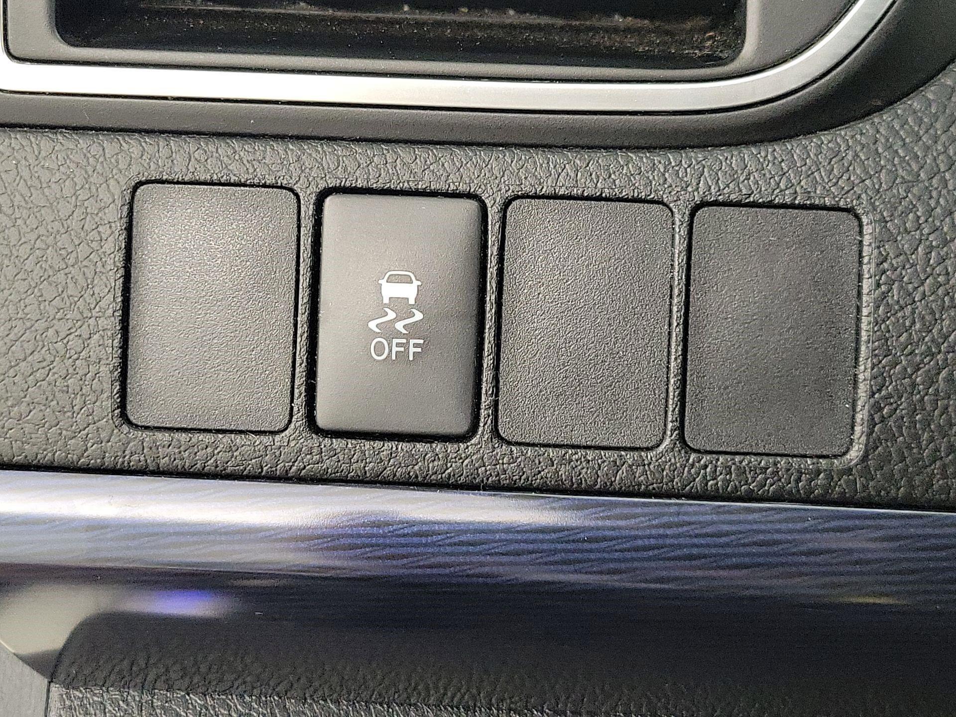 Thumbnail: 2016 Toyota Camry - 13
