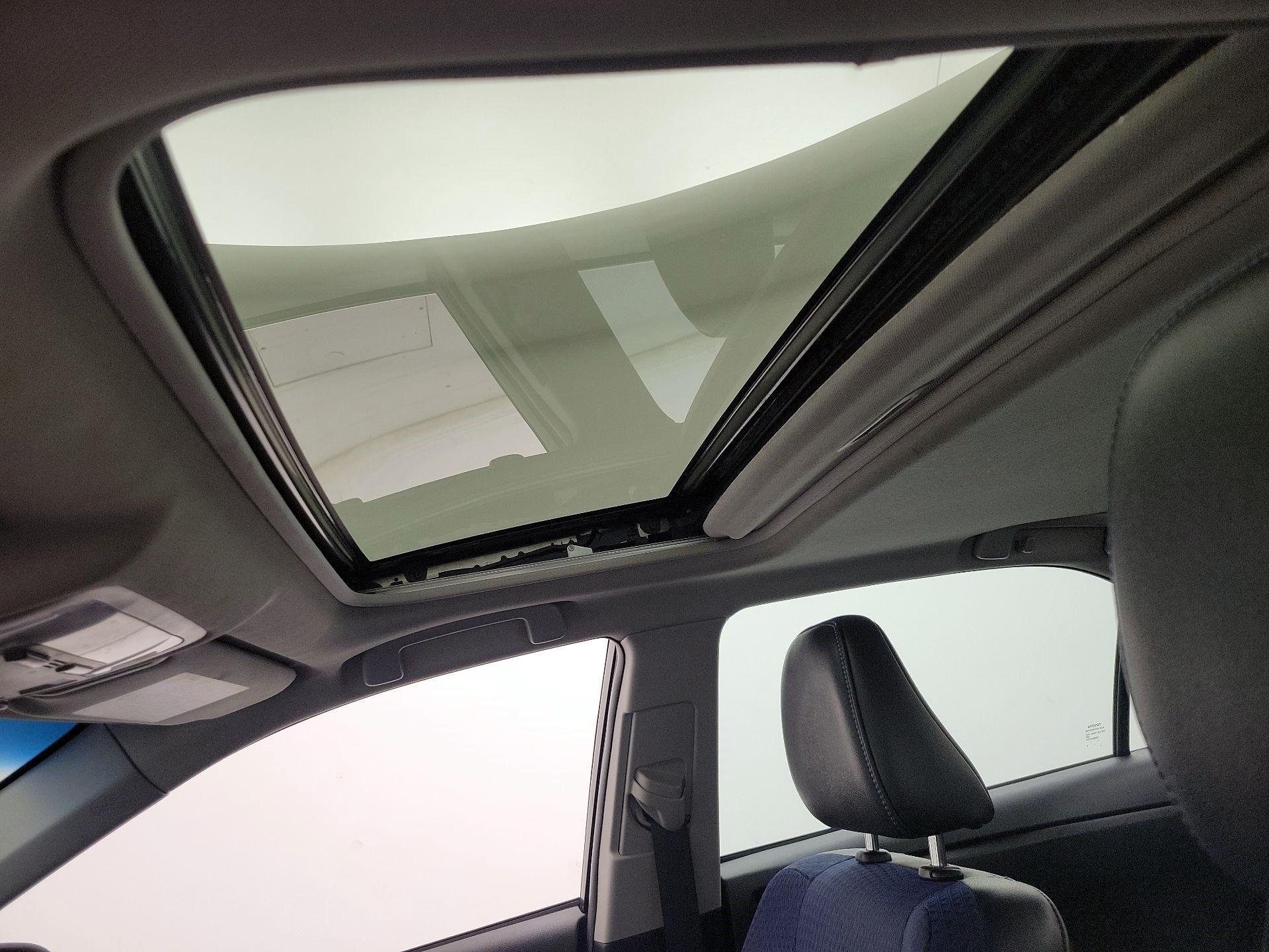 Thumbnail: 2016 Toyota Camry - 19