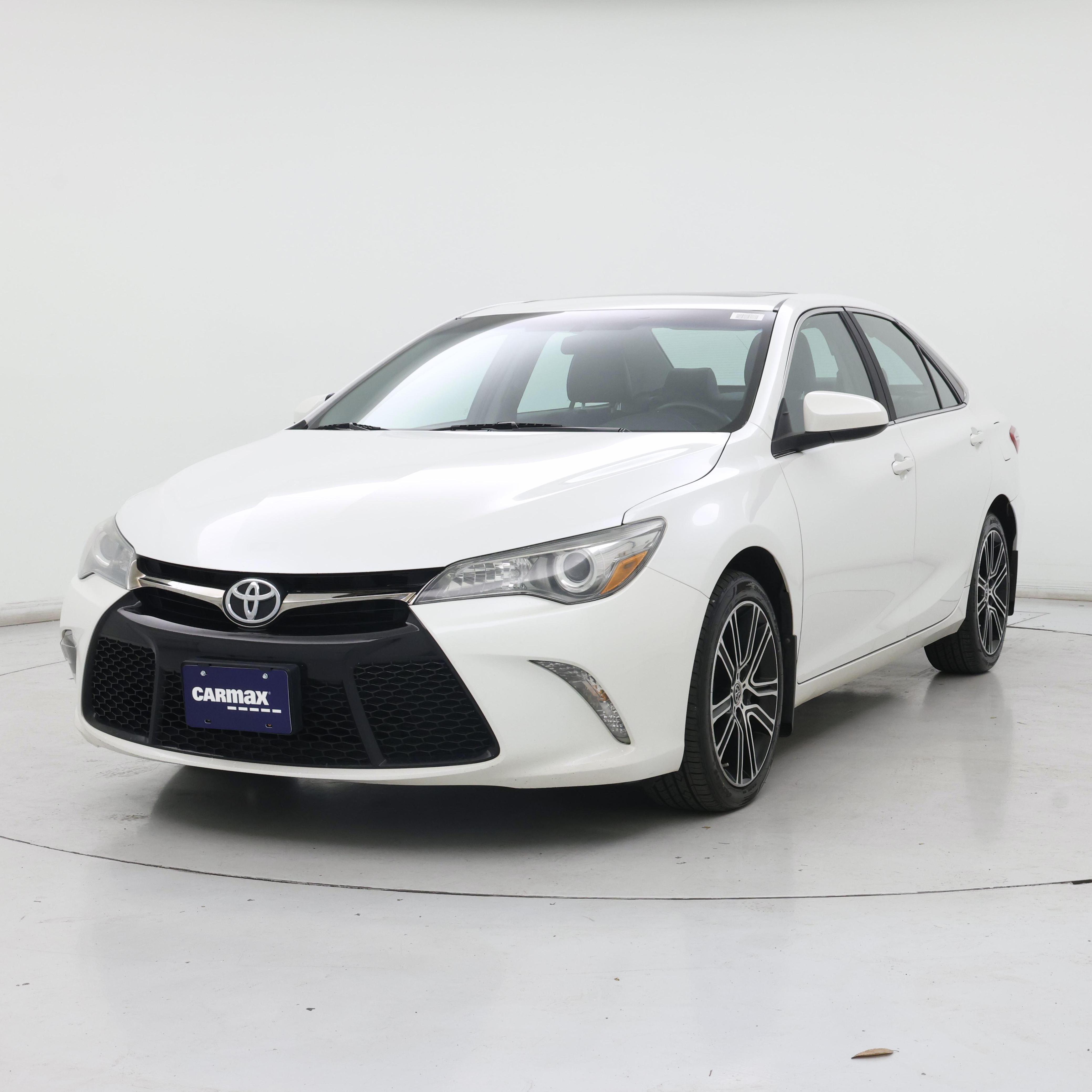 Thumbnail: 2016 Toyota Camry - 4