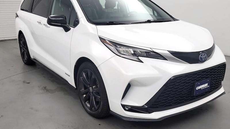 2021 Toyota Sienna XSE Hero Image