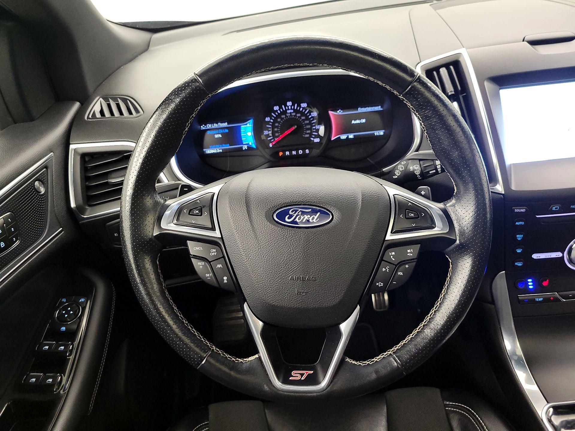 Thumbnail: 2019 Ford Edge - 10