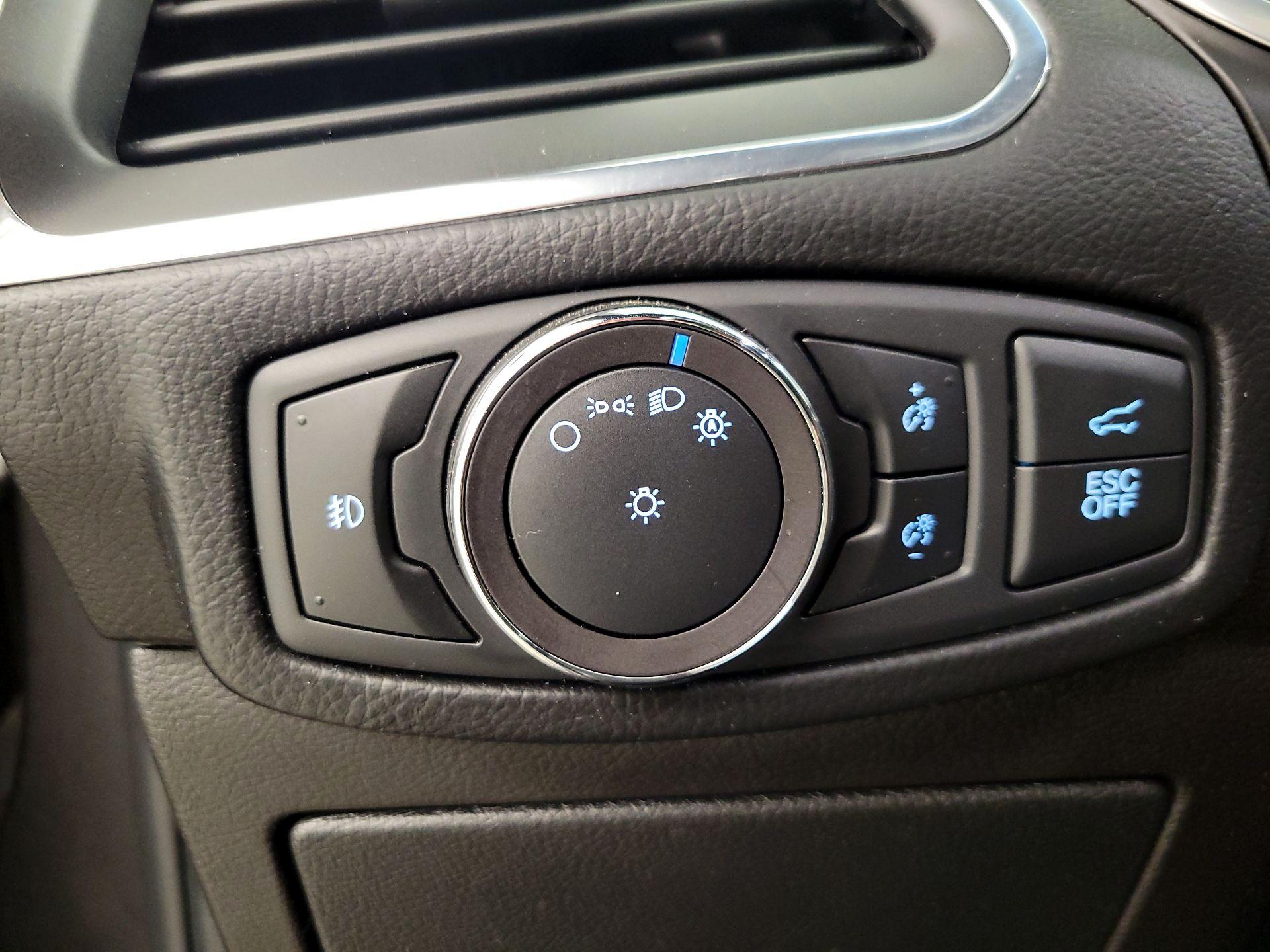 Thumbnail: 2019 Ford Edge - 13