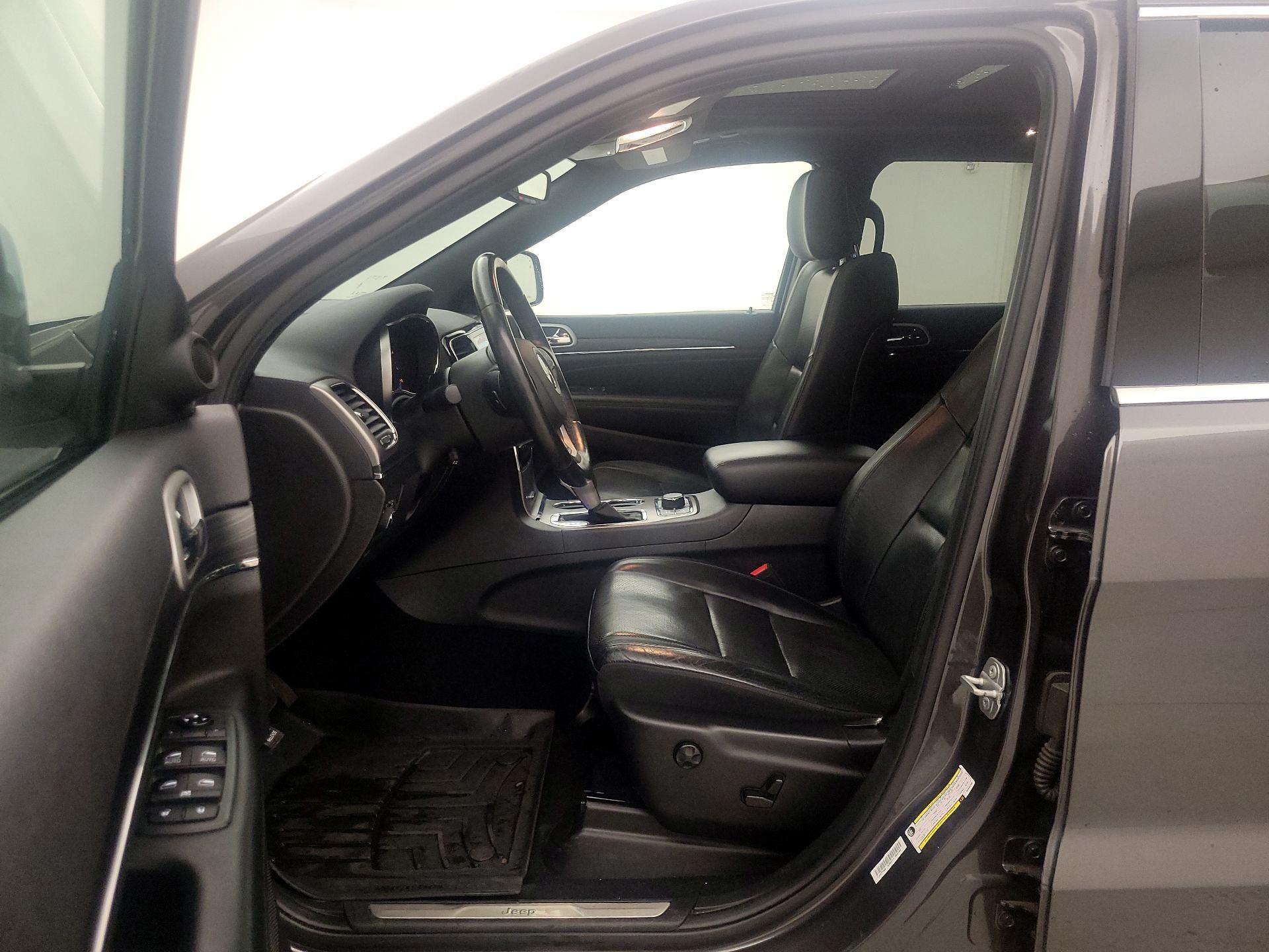 Thumbnail: 2019 Jeep Grand Cherokee - 11