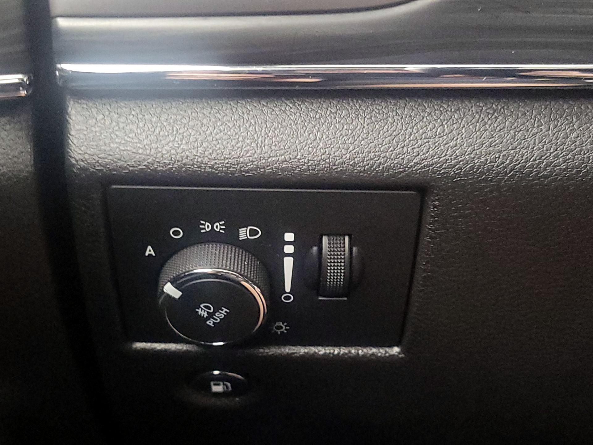 Thumbnail: 2019 Jeep Grand Cherokee - 13