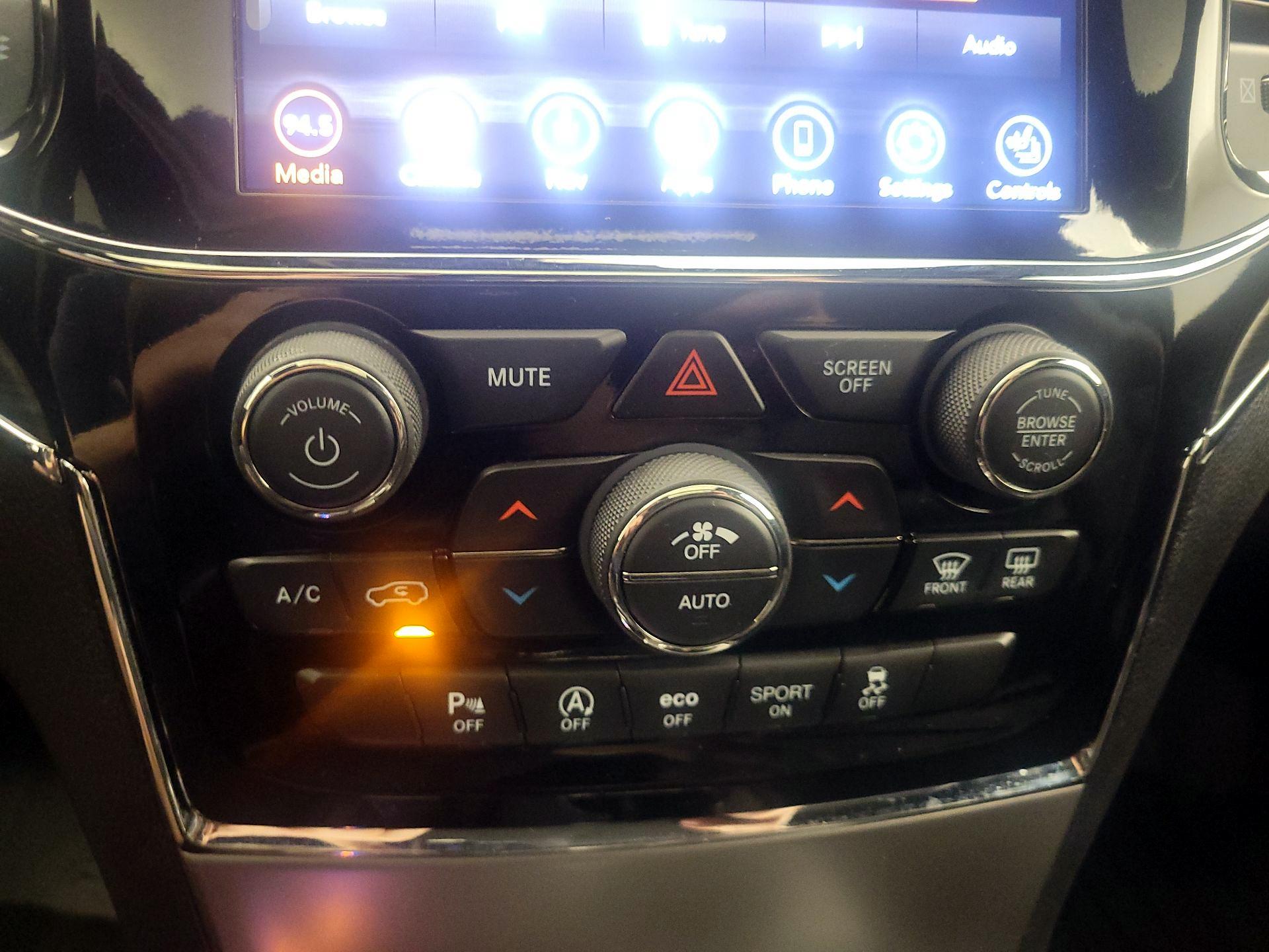 Thumbnail: 2019 Jeep Grand Cherokee - 17