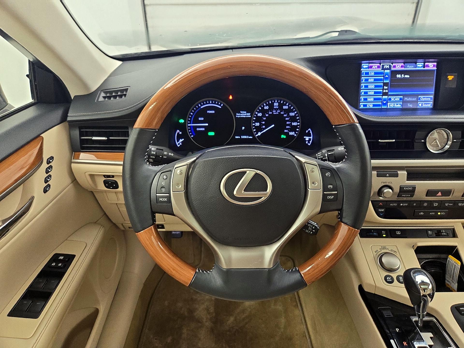 Thumbnail: 2013 Lexus ES - 10