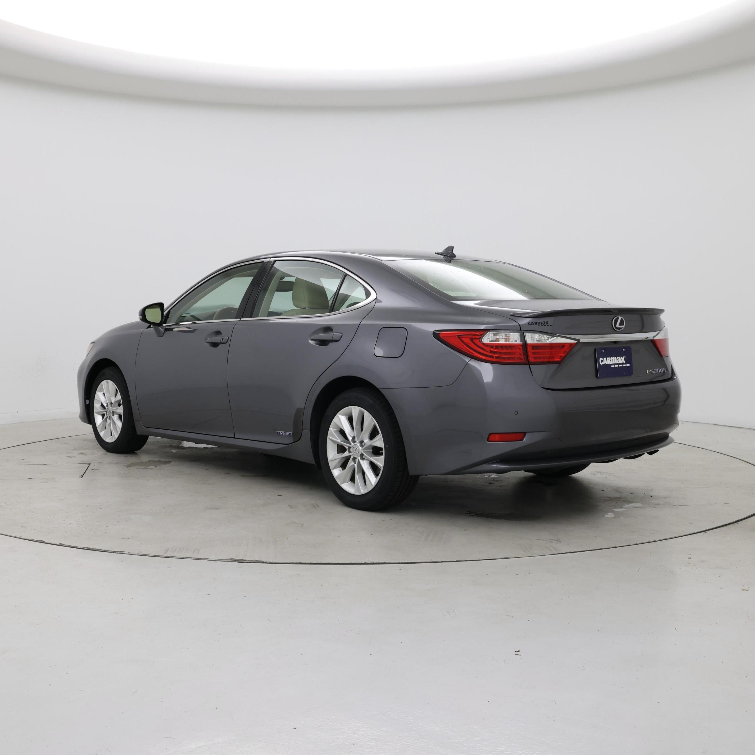 Thumbnail: 2013 Lexus ES - 2