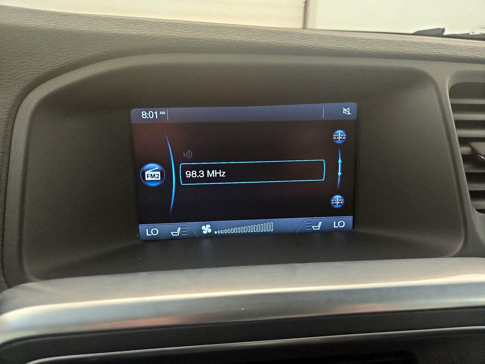 Thumbnail: 2015 Volvo V60 - 14
