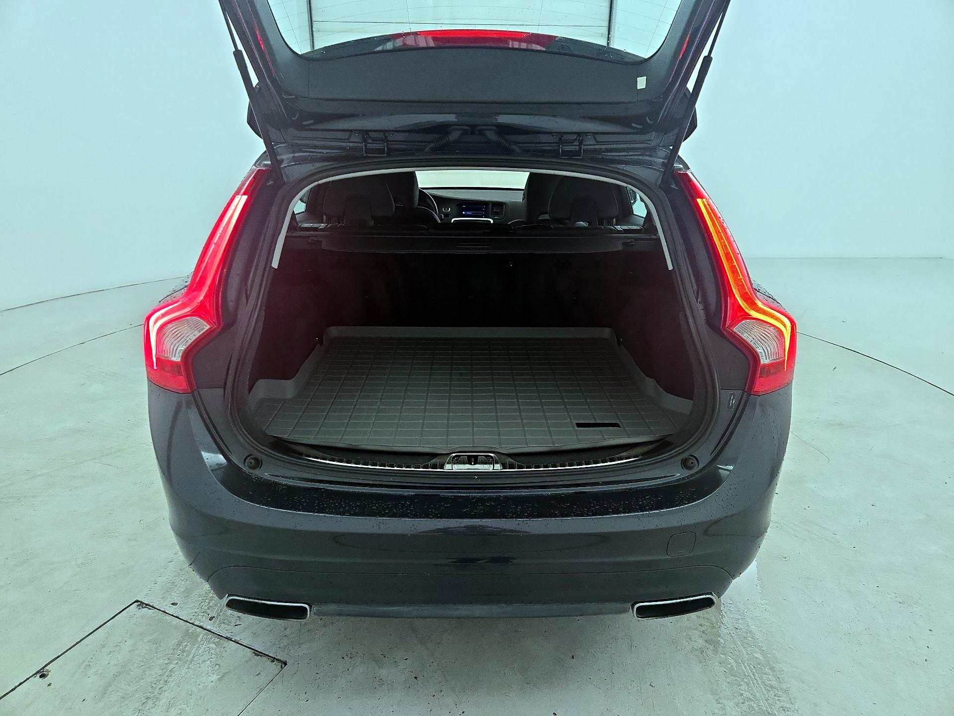 Thumbnail: 2015 Volvo V60 - 20