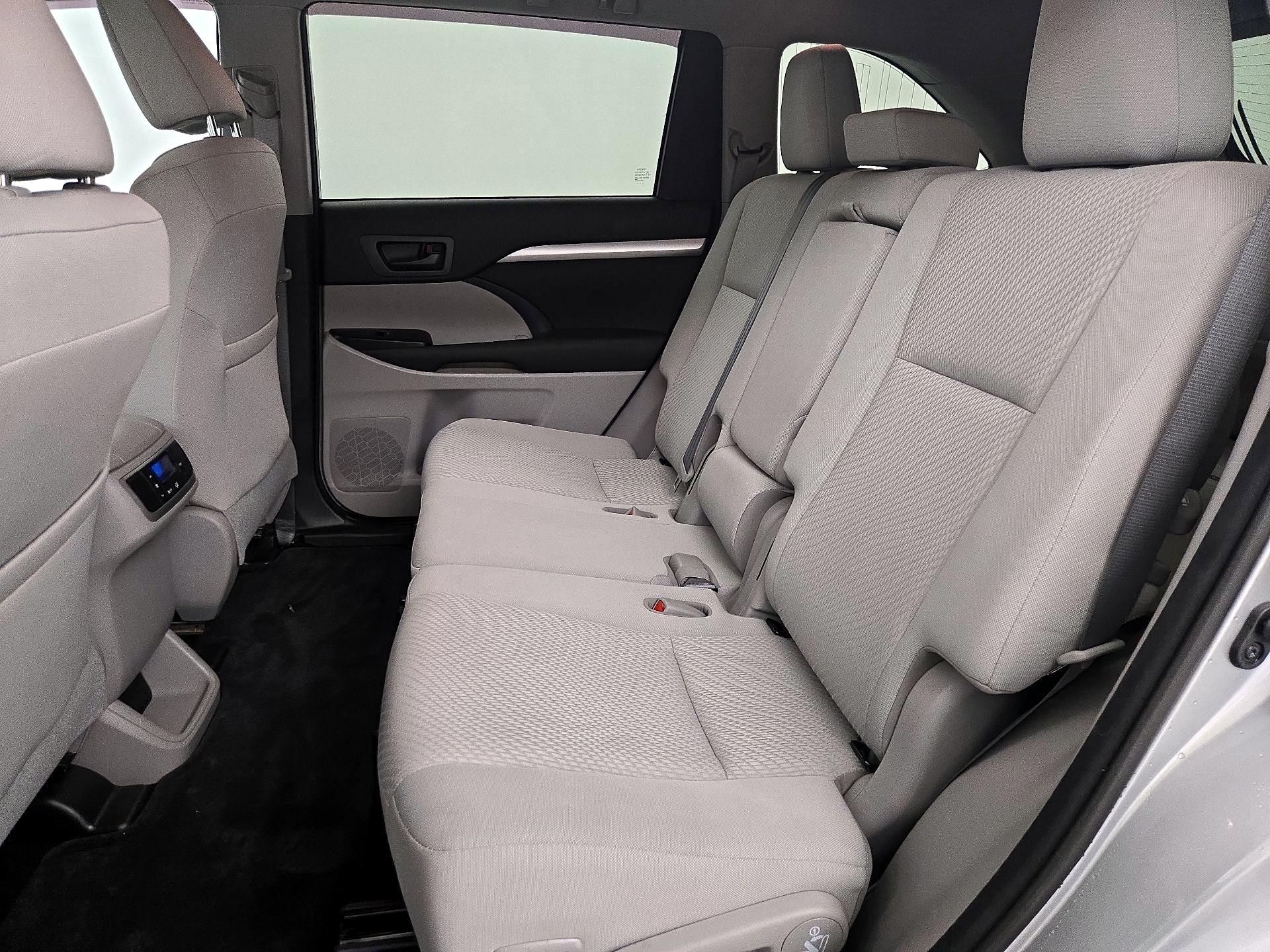 Thumbnail: 2017 Toyota Highlander - 19