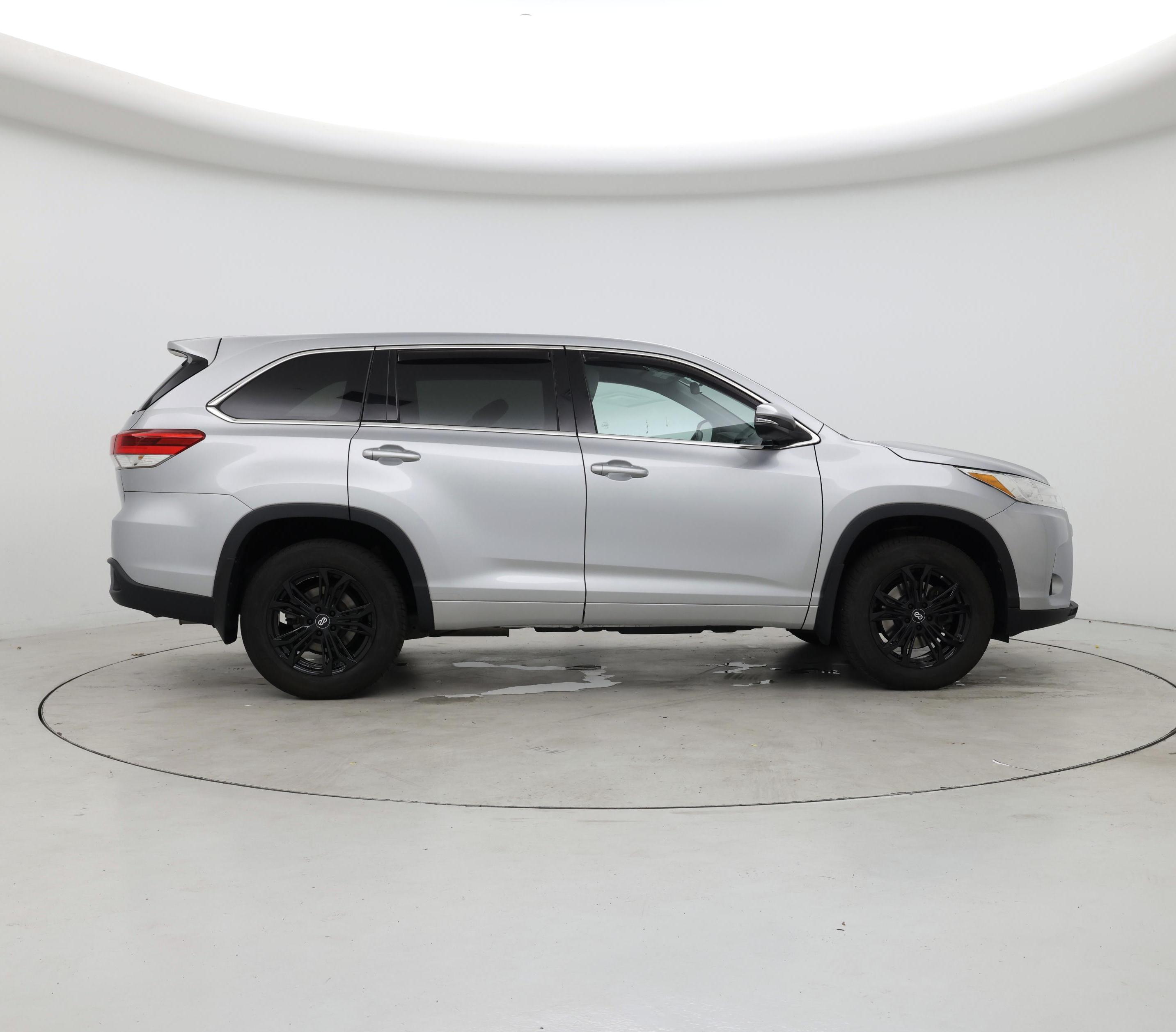 Thumbnail: 2017 Toyota Highlander - 7