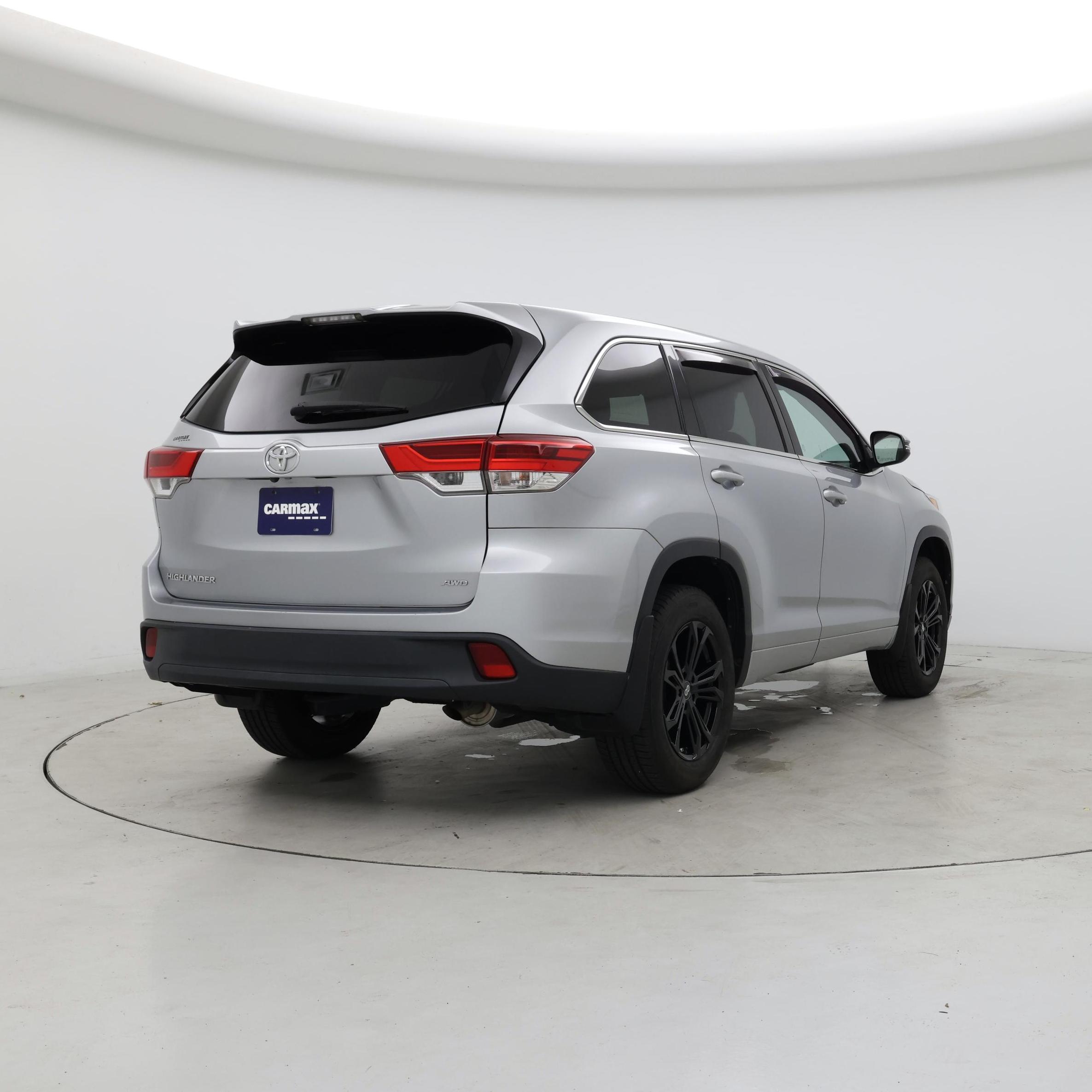 Thumbnail: 2017 Toyota Highlander - 8