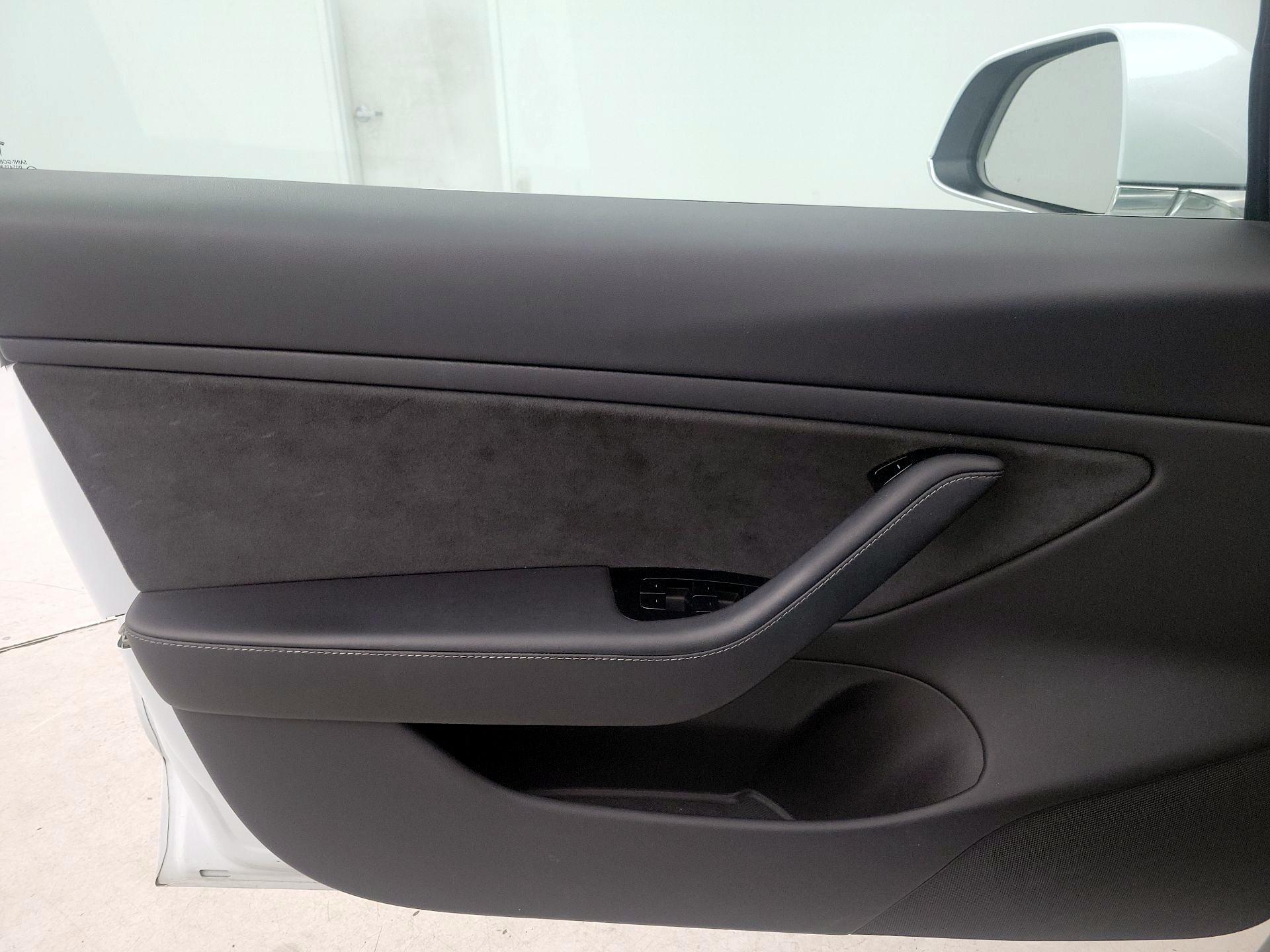 Thumbnail: 2020 Tesla Model 3 - 12