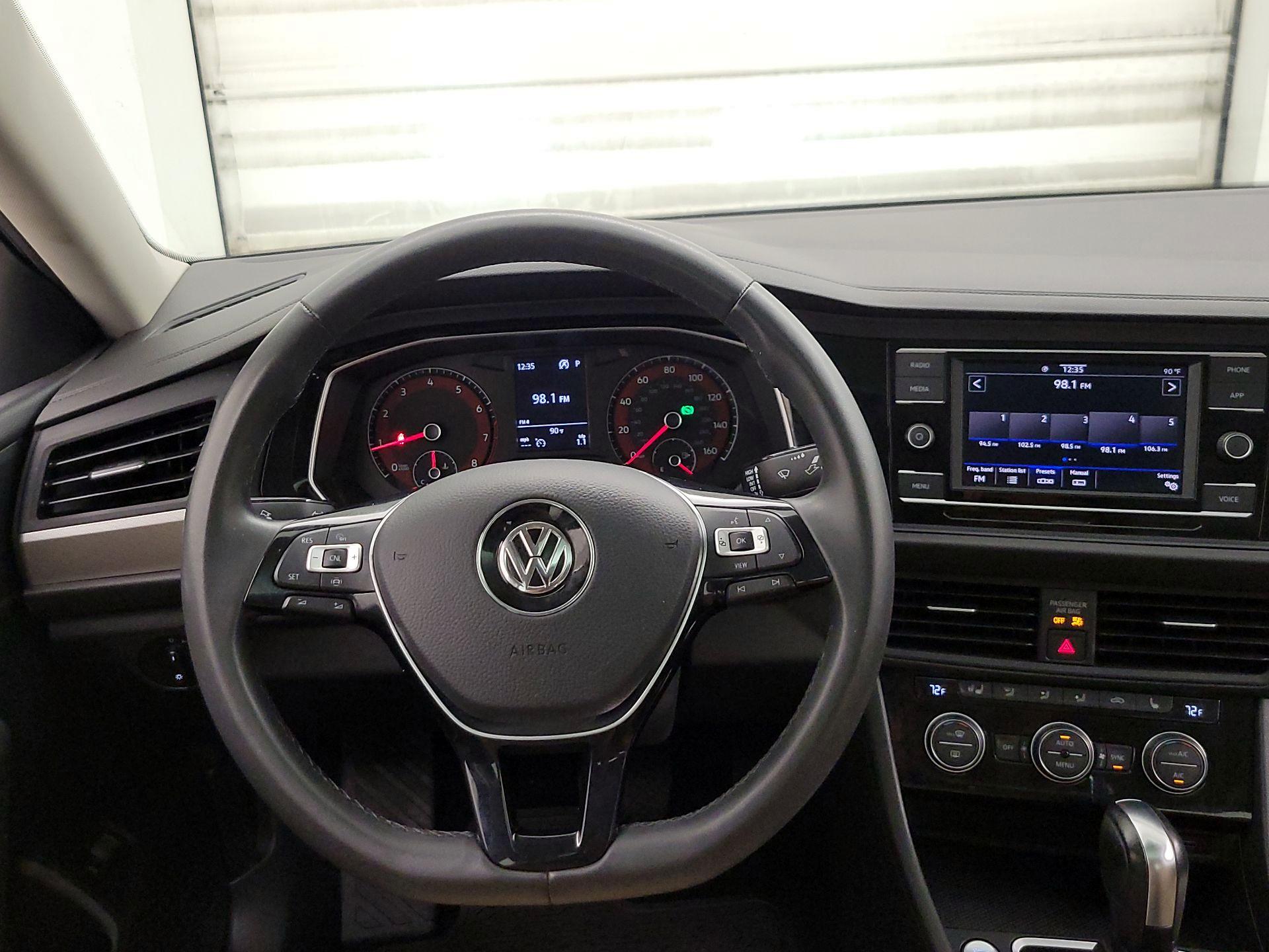 Thumbnail: 2020 Volkswagen Jetta - 10