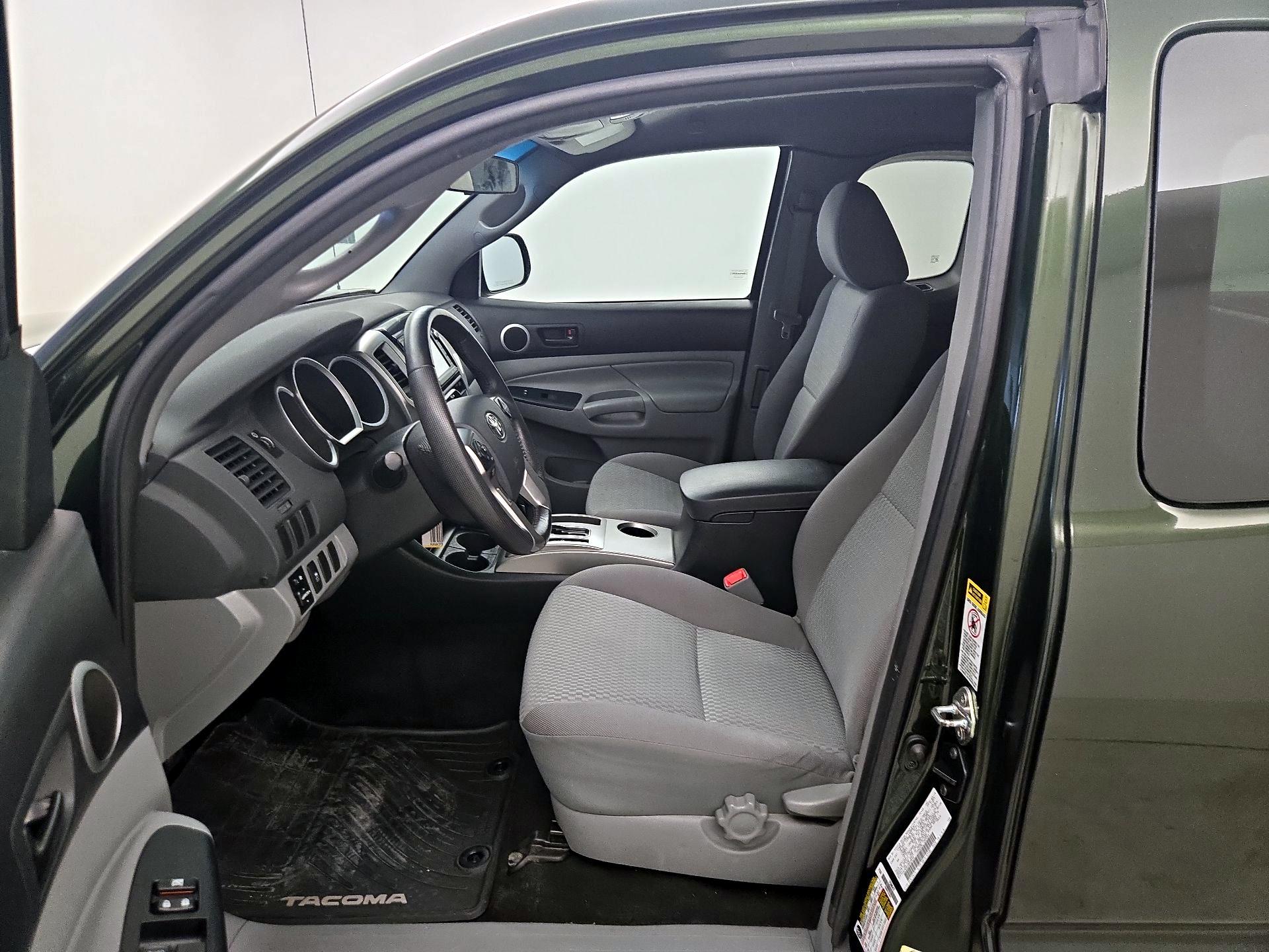 Thumbnail: 2014 Toyota Tacoma - 11