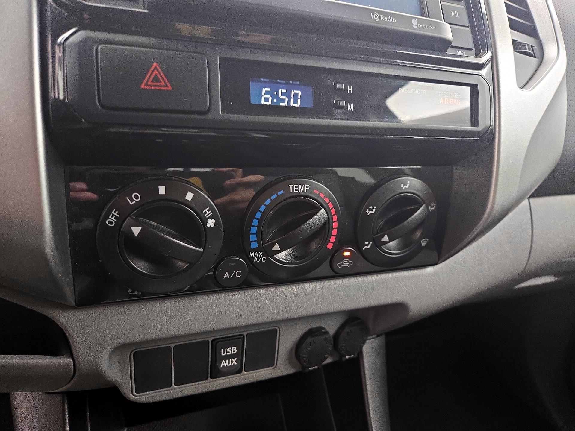 Thumbnail: 2014 Toyota Tacoma - 16