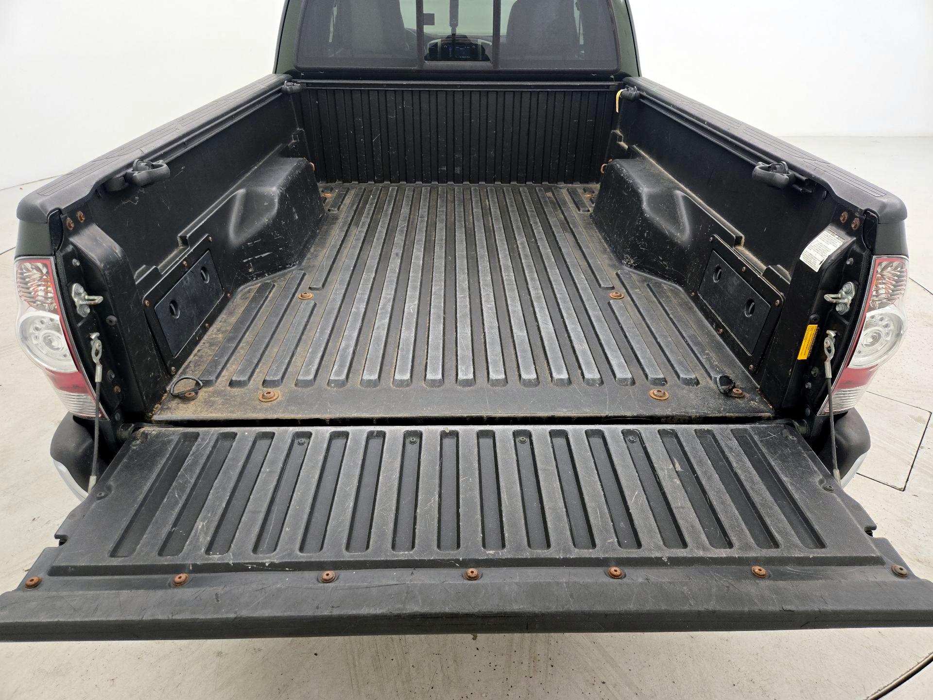 Thumbnail: 2014 Toyota Tacoma - 19