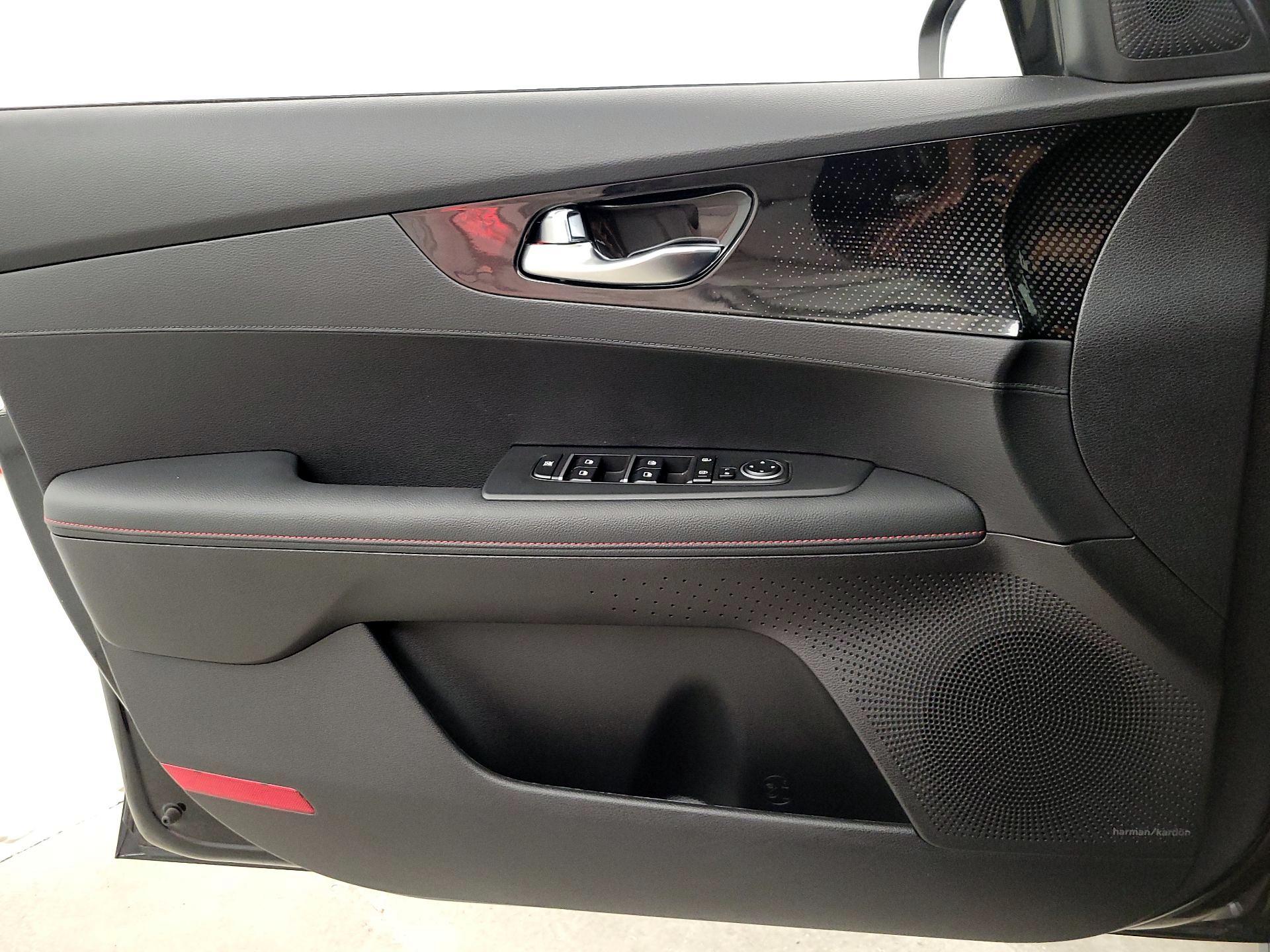 Thumbnail: 2023 Kia Forte - 12