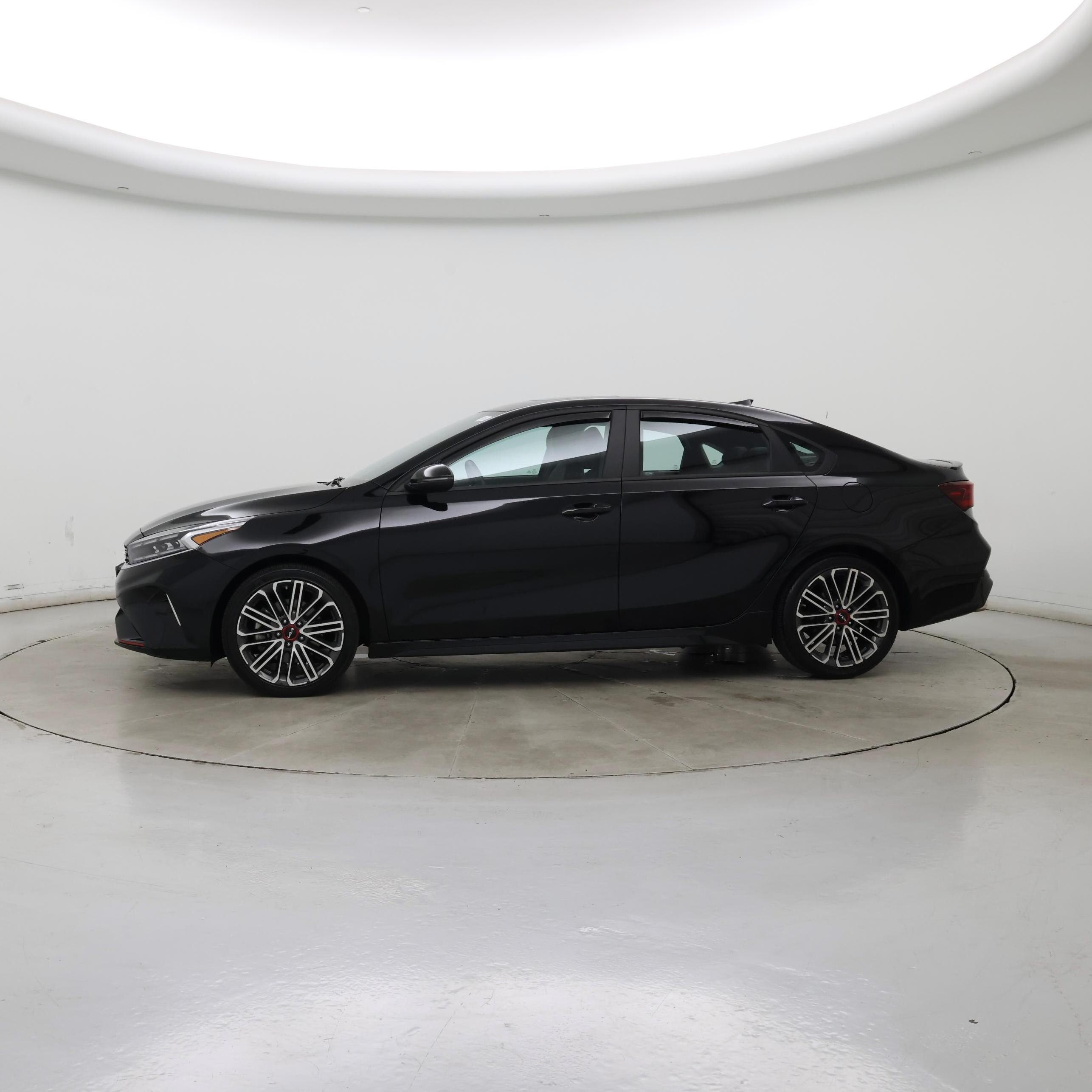 Thumbnail: 2023 Kia Forte - 3