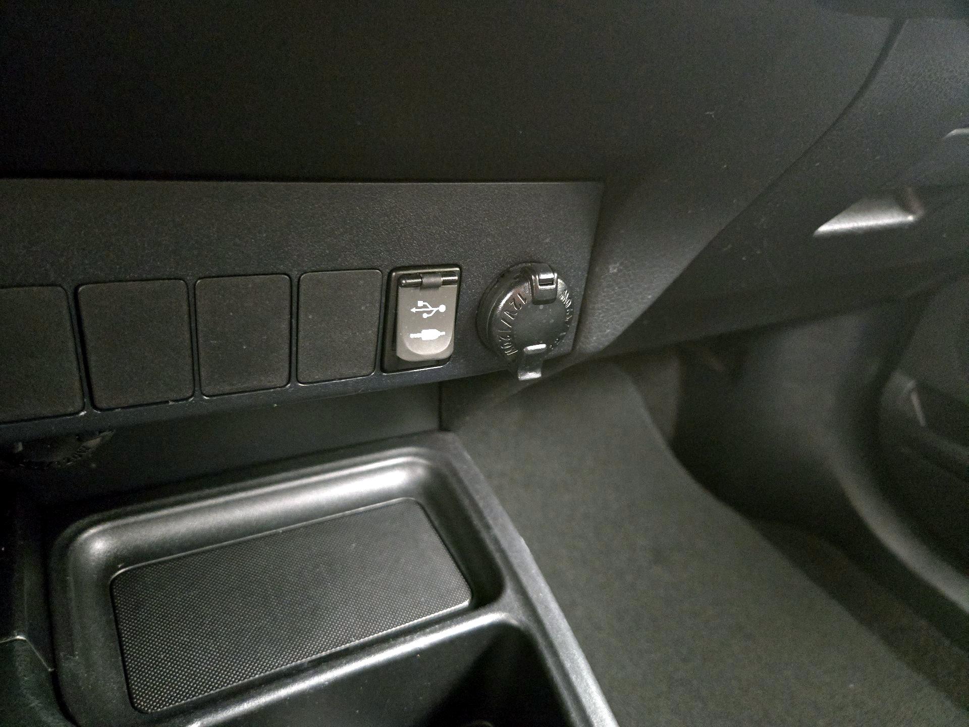 Thumbnail: 2014 Toyota RAV4 - 18