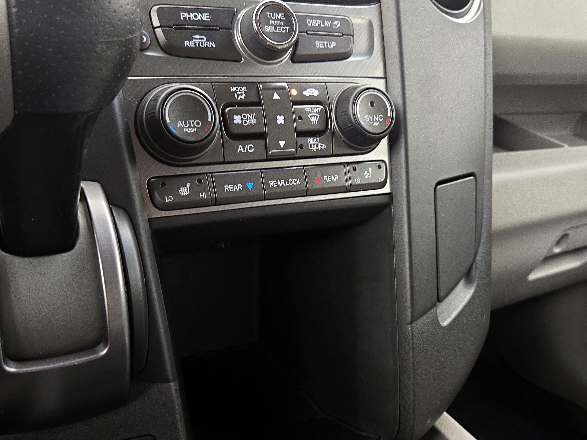 Thumbnail: 2014 Honda Pilot - 16