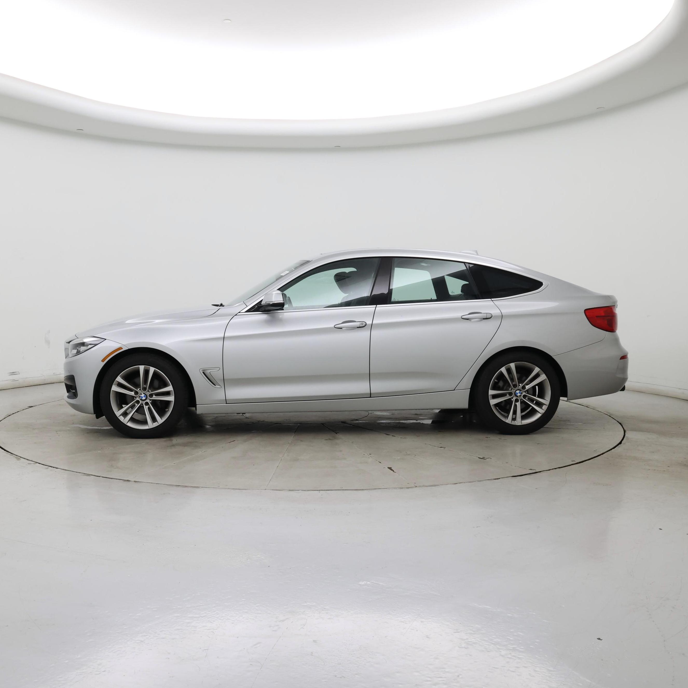 Thumbnail: 2017 BMW 3 Series - 3