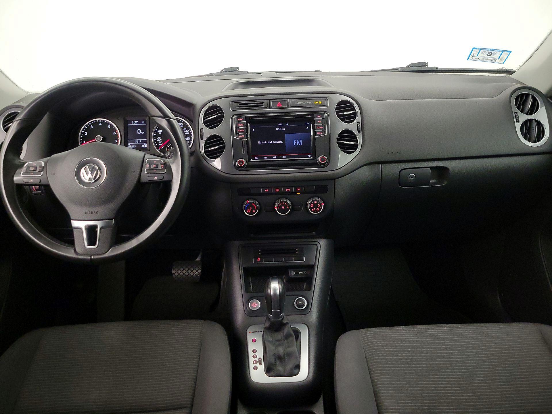 Thumbnail: 2017 Volkswagen Tiguan - 9