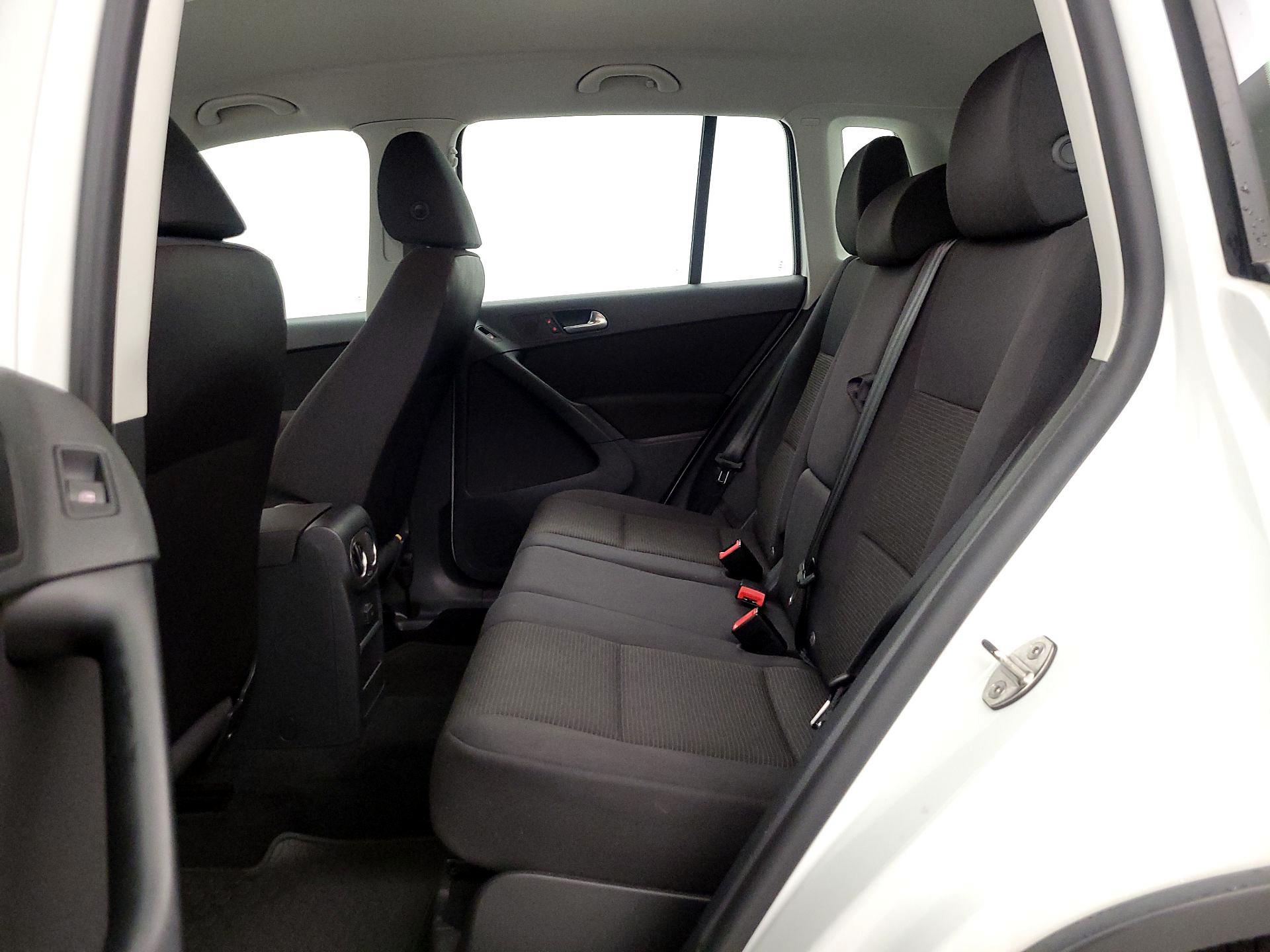 Thumbnail: 2017 Volkswagen Tiguan - 19