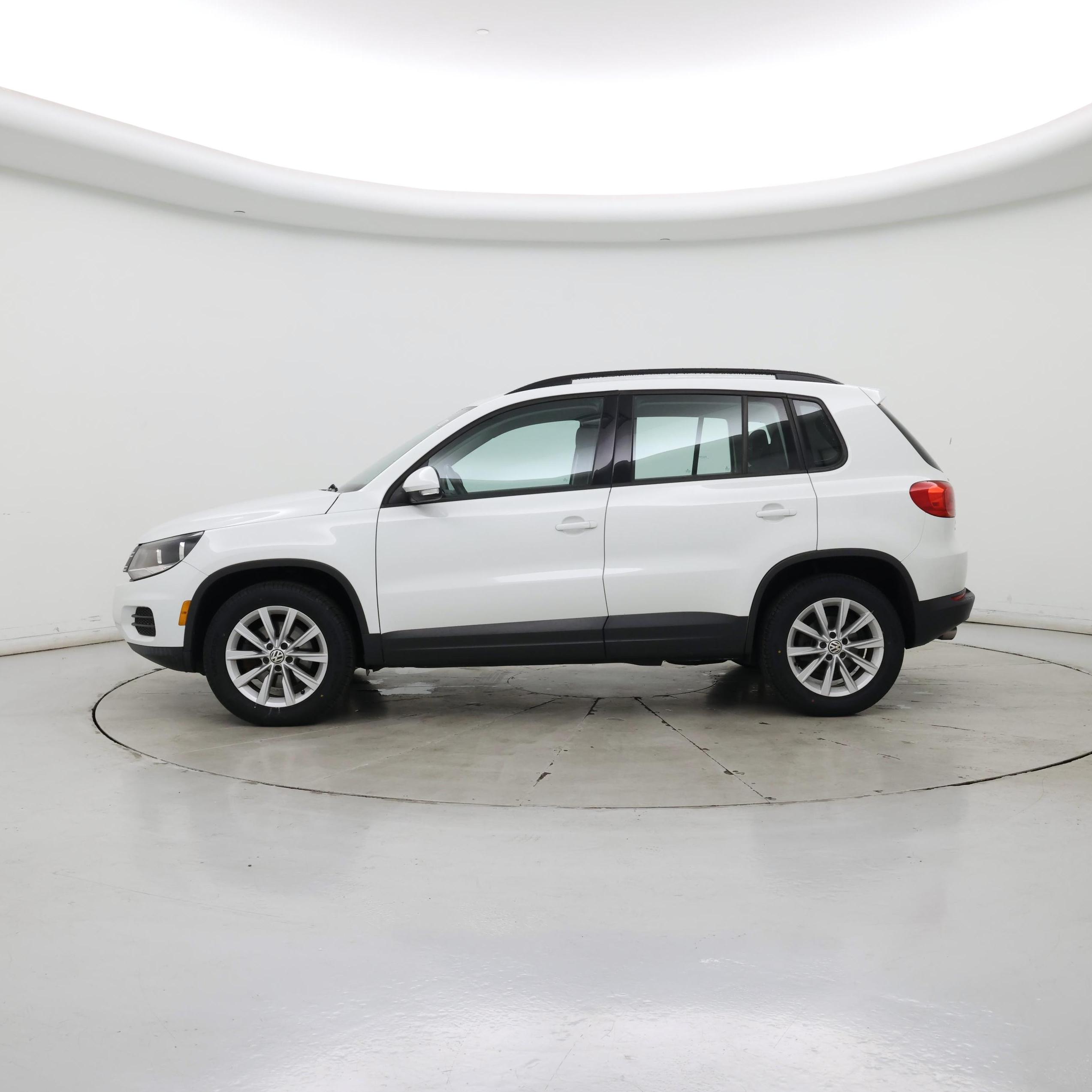 Thumbnail: 2017 Volkswagen Tiguan - 3