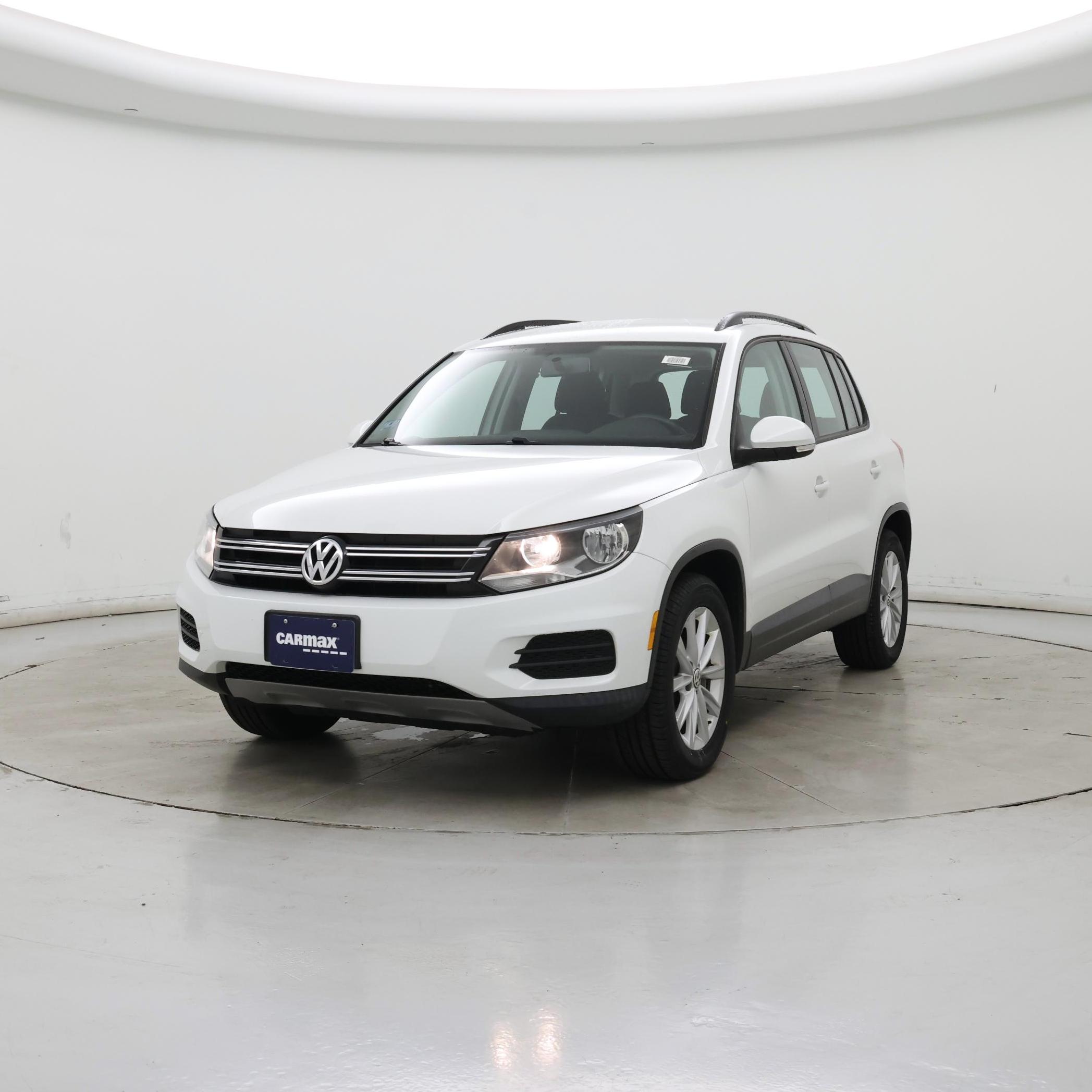 Thumbnail: 2017 Volkswagen Tiguan - 4