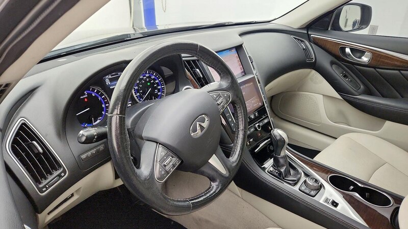 2016 INFINITI Q50 Premium 9