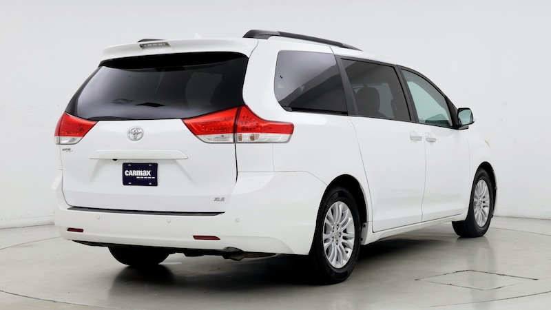 2014 Toyota Sienna XLE 8