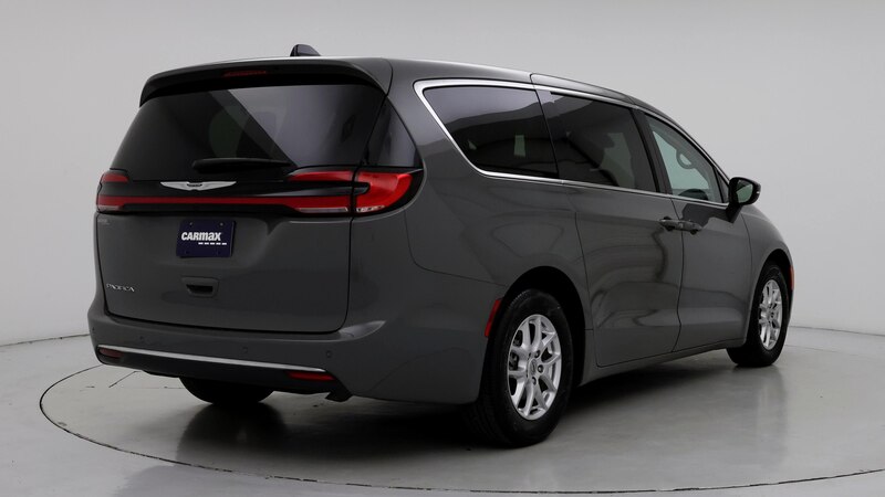 2023 Chrysler Pacifica Touring L 8