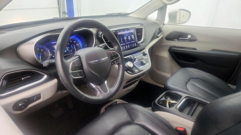 2020 Chrysler Pacifica Touring L 9