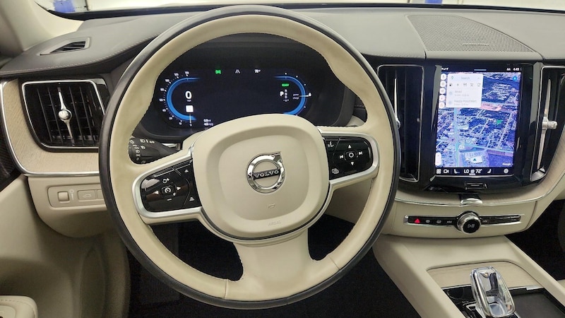 2022 Volvo XC60 Recharge Core 10