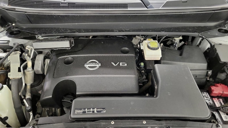 2016 Nissan Pathfinder SV 23