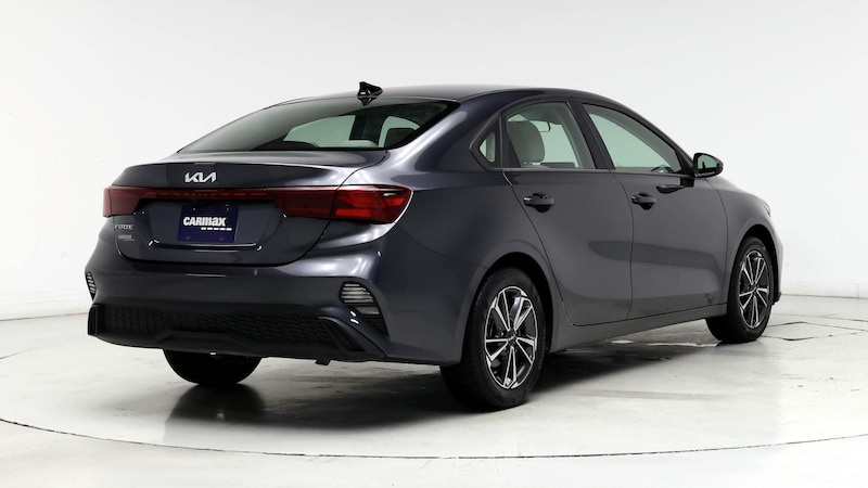 2022 Kia Forte LXS 8