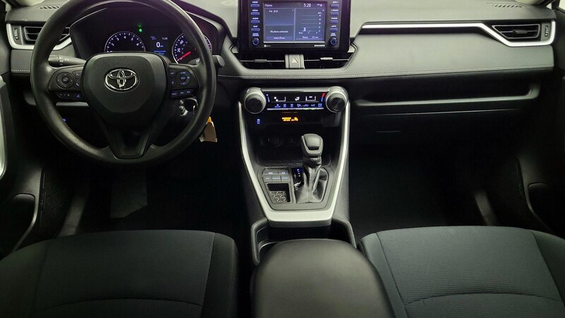 2020 Toyota RAV4 LE 9