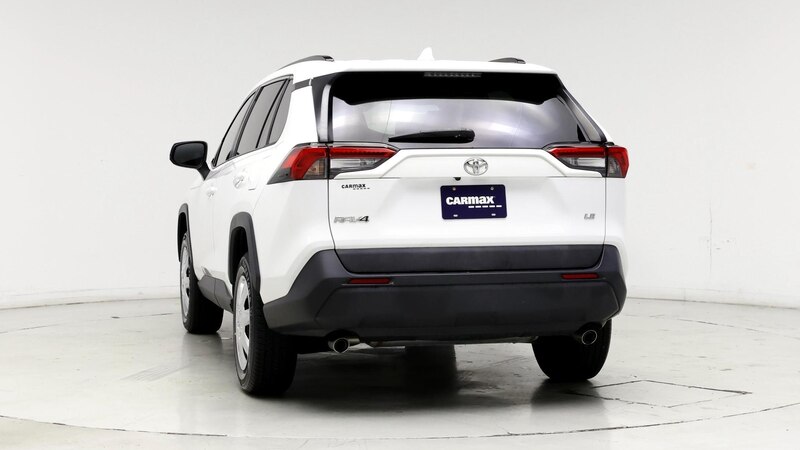 2020 Toyota RAV4 LE 6
