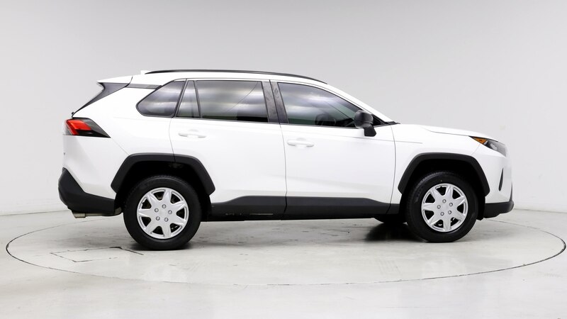 2020 Toyota RAV4 LE 7