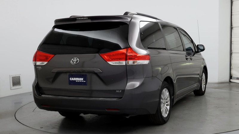 2013 Toyota Sienna XLE 8