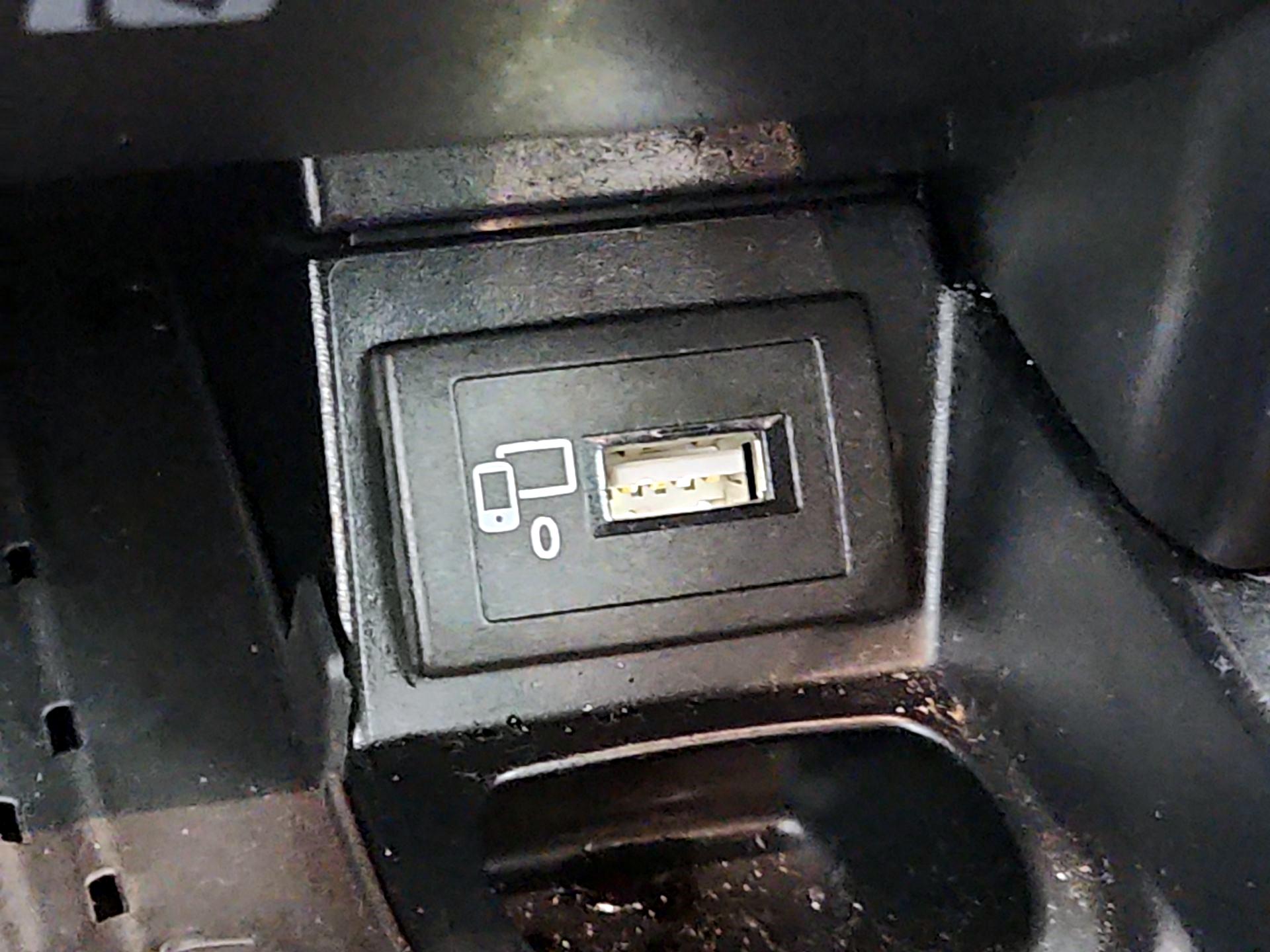 Thumbnail: 2020 Mercedes-Benz E-Class - 18