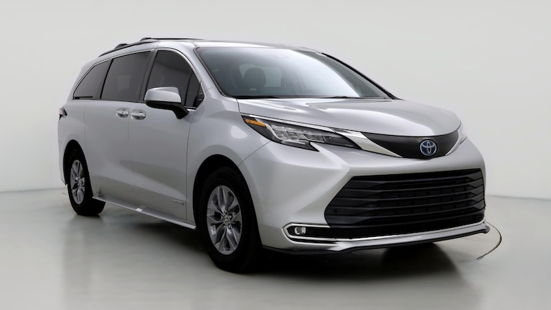 2021 Toyota Sienna XLE Hero Image