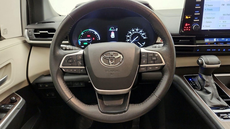 2021 Toyota Sienna XLE 10