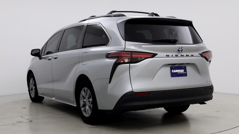 2021 Toyota Sienna XLE 2