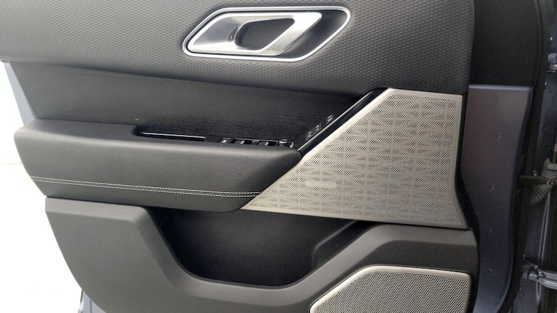 2018 Land Rover Range Rover Velar R-Dynamic SE 12